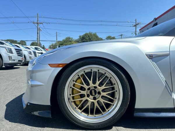 Nissan GT-R wheel