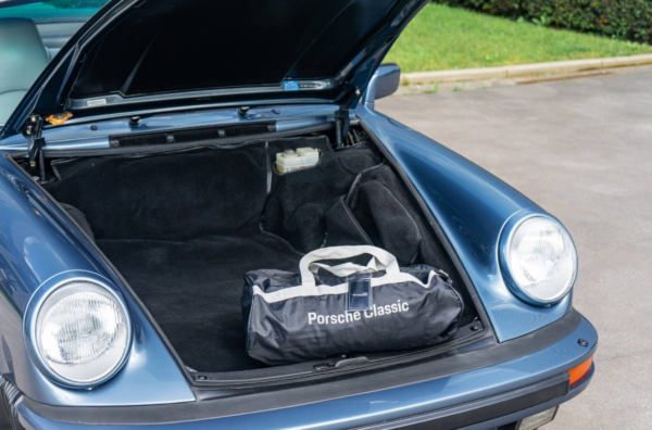 Porsche 911 Turbo boot