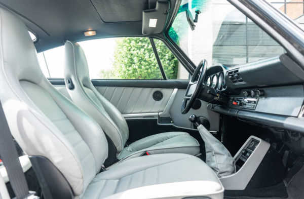 Porsche 911 Turbo interior front seat