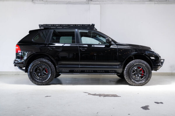 Porsche Cayenne Turbo side view exterior