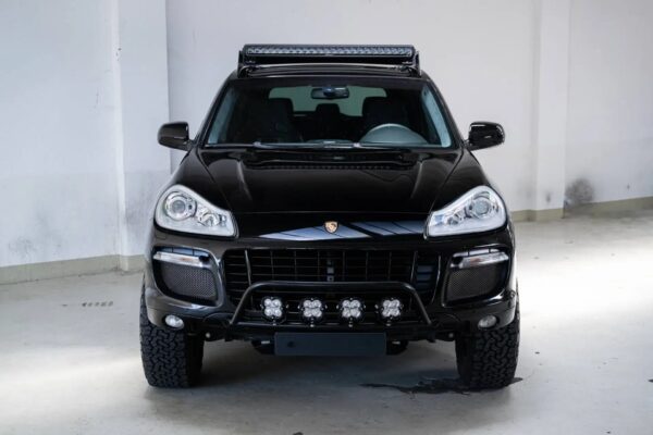 Porsche Cayenne Turbo front