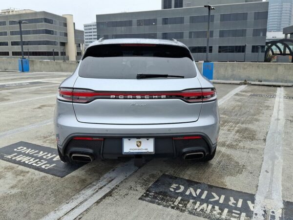 Porsche Macan back