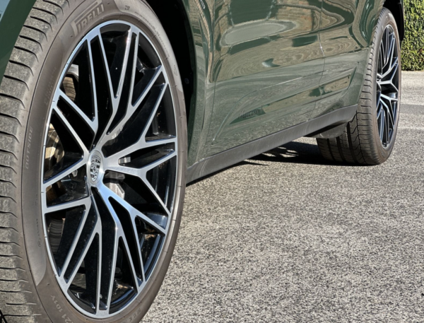 Porsche Macan T wheel