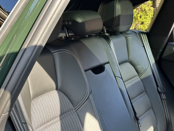 Porsche Macan T rear seat