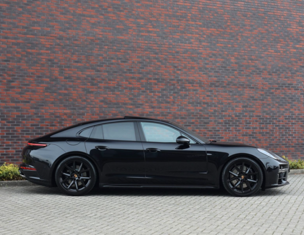 Porsche Panamera side view