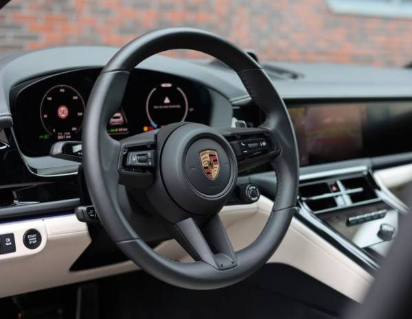 Porsche Panamera cockpit