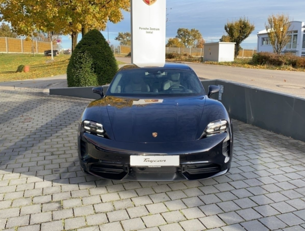 Porsche Taycan front