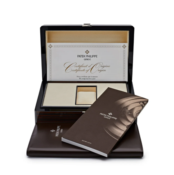 Pre-Owned USA | Patek Philippe Nautilus box, papers