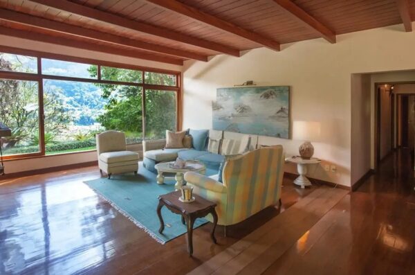 Rio de Janeiro Brazil Ranch living room