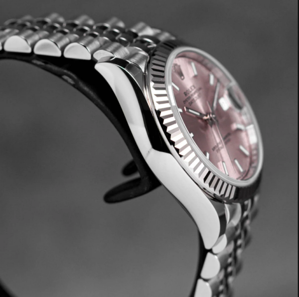 Rolex Datejust 31 Pink Dial bezel