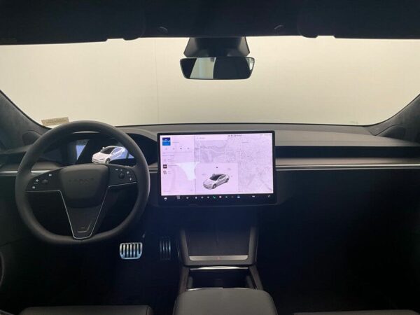 Tesla Model S cockpit