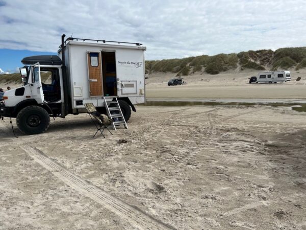 Unimog U1300L door