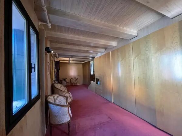 4 Bedroom Apartment Near Rialto Bridge in Venice, Italy - Image 8