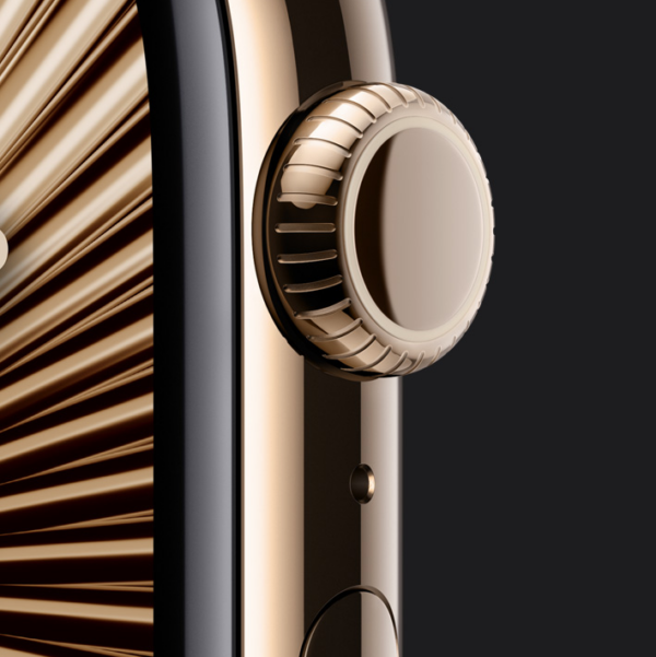 Apple Watch Series 10 Titanium crown