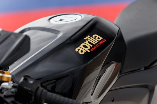 Aprilia RSV4 1100 fuel tank