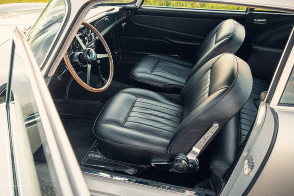 Aston Martin DB5 front seat