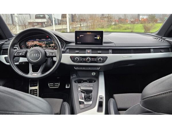 Audi A4 cockpit