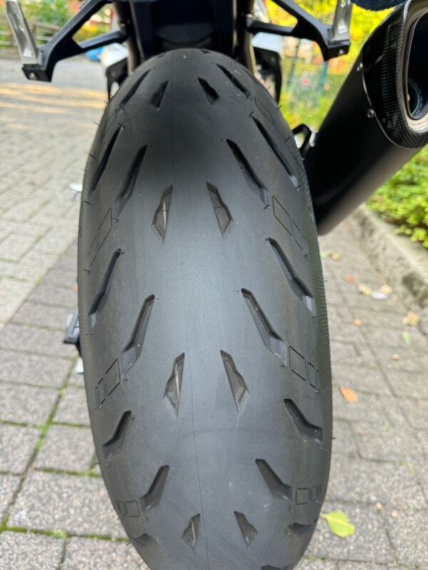 BMW S1000RR tire