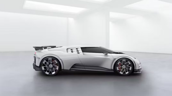 Bugatti Centodieci side view