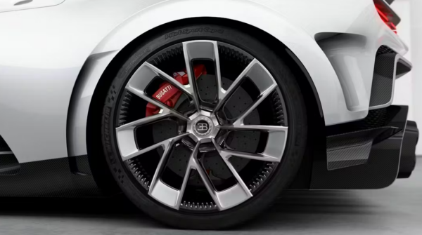 Bugatti Centodieci wheel