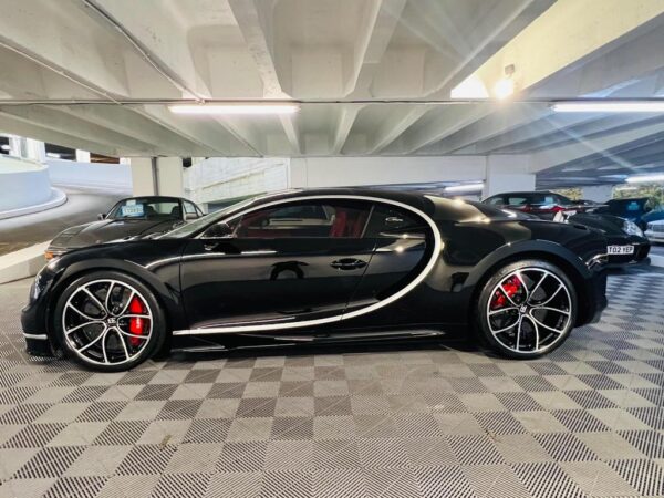 Bugatti Chiron side