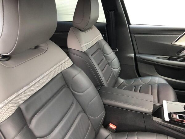 Citroen C5X front seat