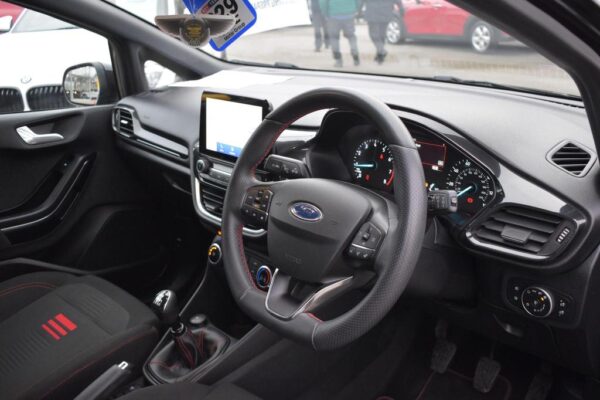 Ford Fiesta ST-Line X steering wheel, cockpit