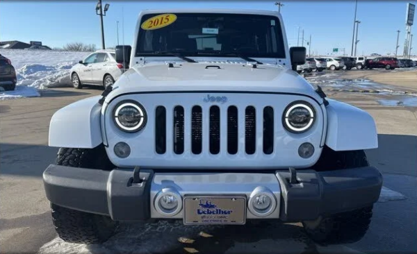 Jeep Wrangler Sahara front