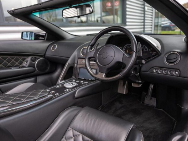 Lamborghini Murciélago cockpit