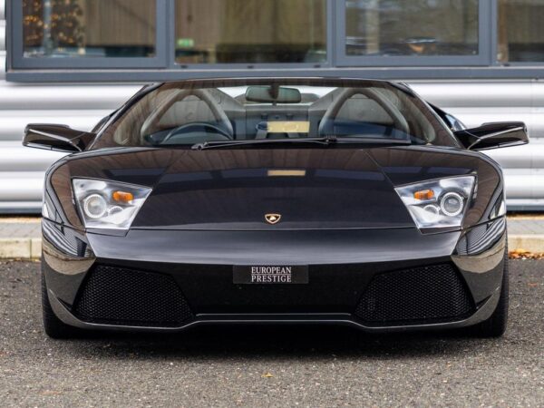 Lamborghini Murciélago front seat