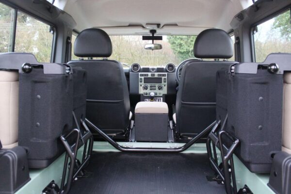 Land Rover Defender 90 boot