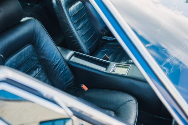 Maserati Ghibli front seat