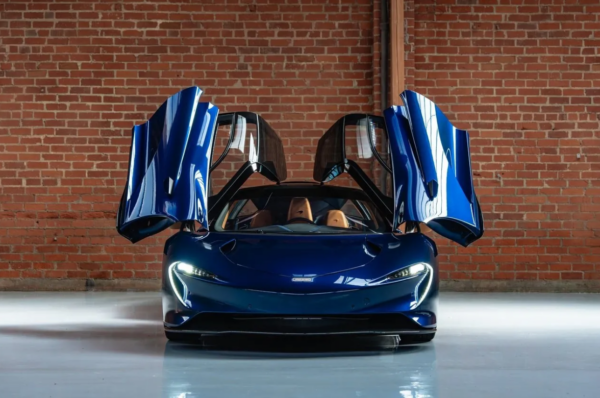 McLaren Speedtail front, vertical doors