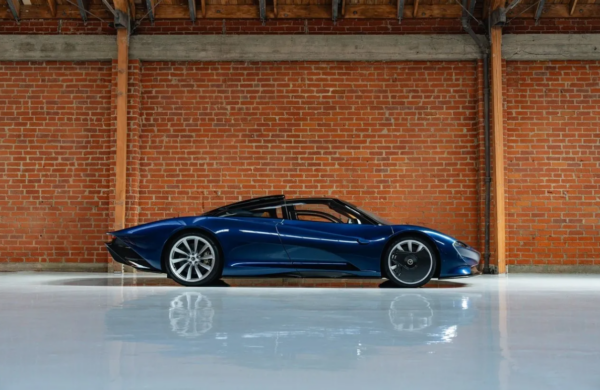 McLaren Speedtail side view