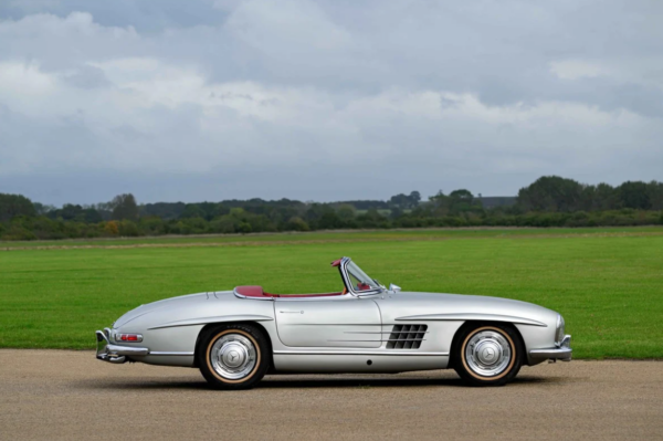 Mercedes-Benz 300SL side view