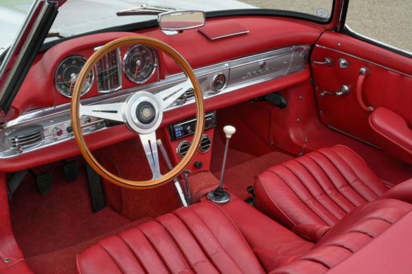 Mercedes-Benz 300SL cockpit, steering wheel