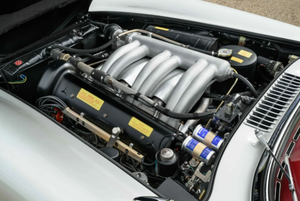 Mercedes-Benz 300SL engine bay