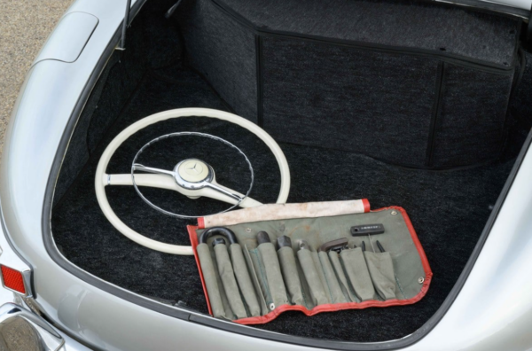 Mercedes-Benz 300SL trunk, boot