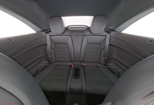 Mercedes-Benz C400 rear seat