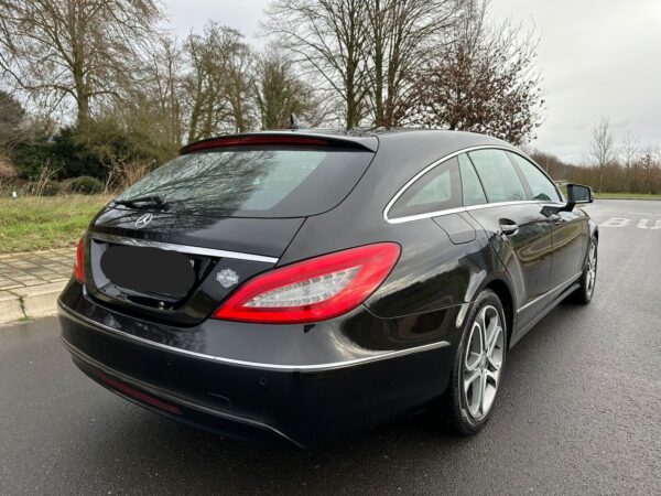 Mercedes-Benz CLS 350 back