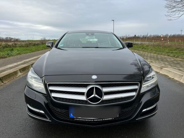 Mercedes-Benz CLS 350 front