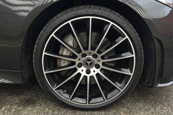 Mercedes-Benz CLS 400D wheel