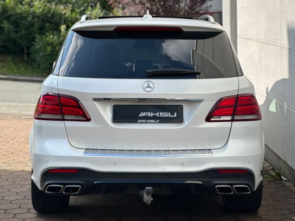 Mercedes-Benz GLE 63 back