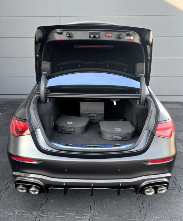 Mercedes-Benz S 63 boot