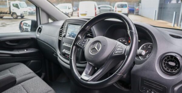 Mercedes-Benz Vito cockpit