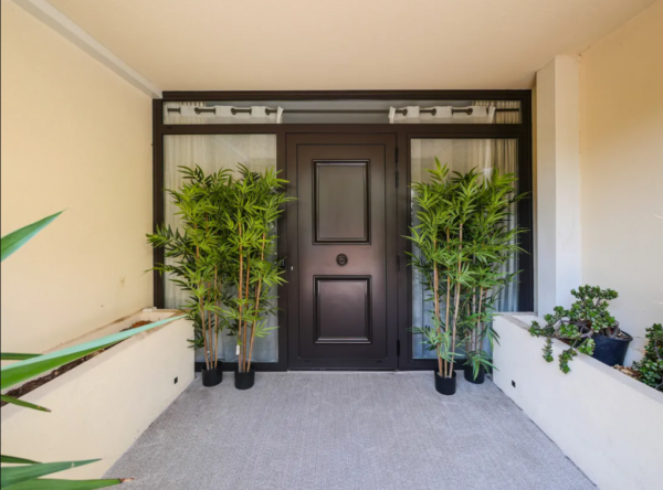 Monte Carlo Monaco Apartment entryway