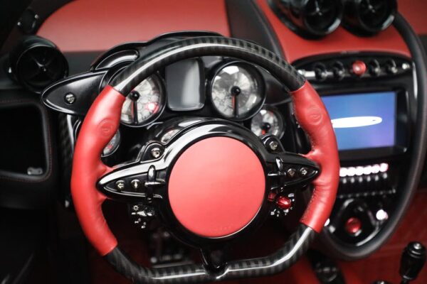 Pagani Huayra cockpit