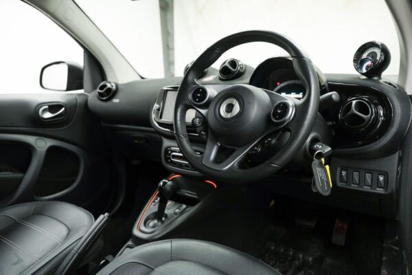 Smart Fortwo cockpit