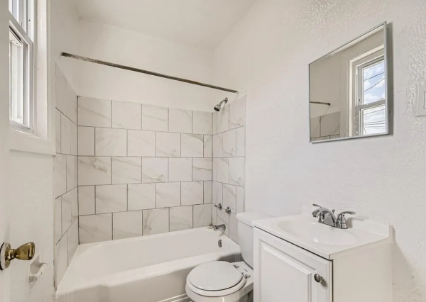 Baltimore Maryland United States Townhouse bathroom