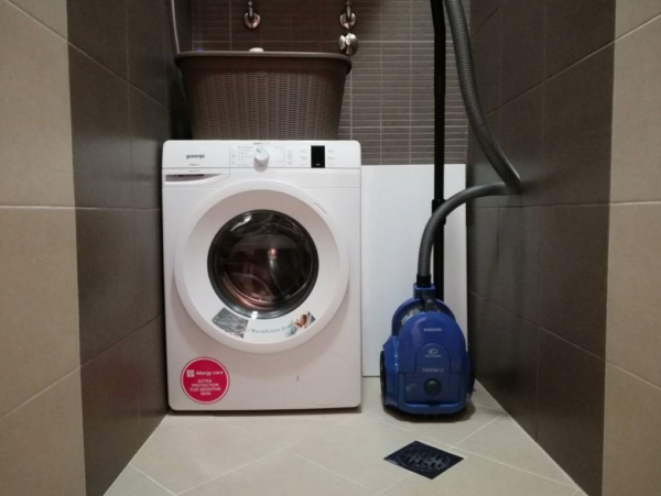 Bečići Montenegro Apartment bitcoin, crypto, luxury homes laundry room